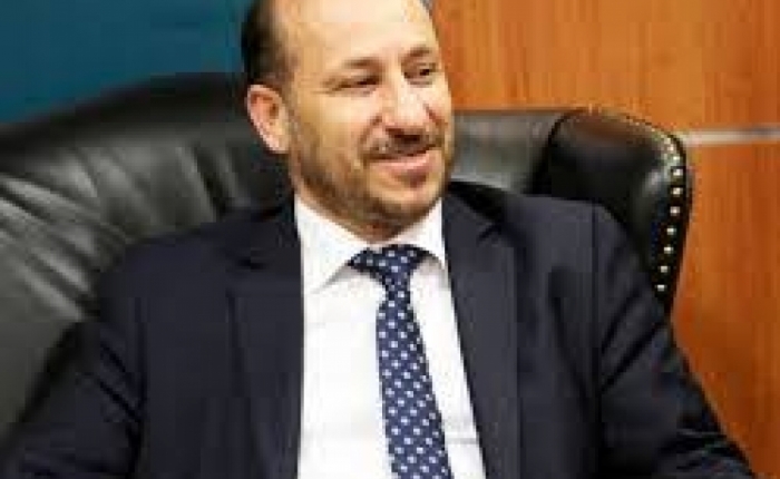 وزير الإتصالات يبحث مع رئيس مؤسسة "عرب سات" تحسين مشروع المحطات الأرضية