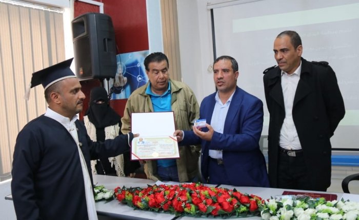 منح رجل الأعمال اليمني محمد لطف سويد، درجة الدكتوراة الفخرية من الدرجة الاولى في إدارة المخاطر المصرفية ومنحه لقب الخبير المصرفي لادارة المخاطر.