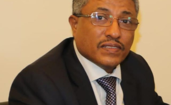 مدير عام البنك الأهلي لـ«الاستثمار»: الاقتصاد اليمني يعيش وضعاً حرجاً وعلى الجميع تحمل مسئولياتهم وايجاد حلول عاجلة والتفرغ لعملية البناء