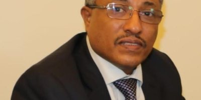 مدير عام البنك الأهلي لـ«الاستثمار»: الاقتصاد اليمني يعيش وضعاً حرجاً وعلى الجميع تحمل مسئولياتهم وايجاد حلول عاجلة والتفرغ لعملية البناء