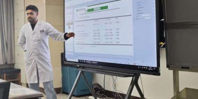 الدكتور/ منير محمد السامعي، يحصل على الماجستير بامتياز مع مرتبة الشرف ومنحه الدكتوراه من جامعة الصين الطبية في تخصص جراحة العظام وجراحة المفاصل بالمناظير.